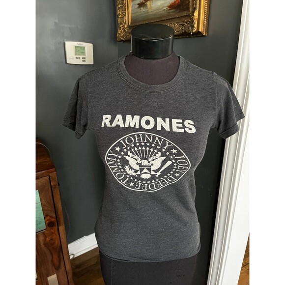 the Rolling Stones Tops - Ramones T Shirt Y2K Dark Gray sz S Women’s